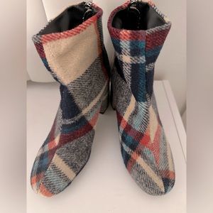 Unique ankle hill booties | Size 6-6.5